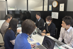新宿御苑が目の前の解放感あふれる環境です
