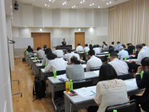 毎年、年2回のお客様向けの無料セミナーを東京芸術劇場で開催しています。（現在、コロナ禍により中止）