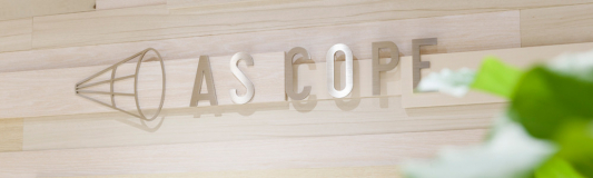 エントランスのロゴ