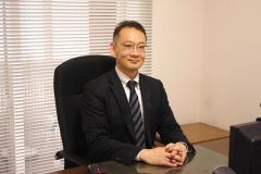 代表の柚木 徹です